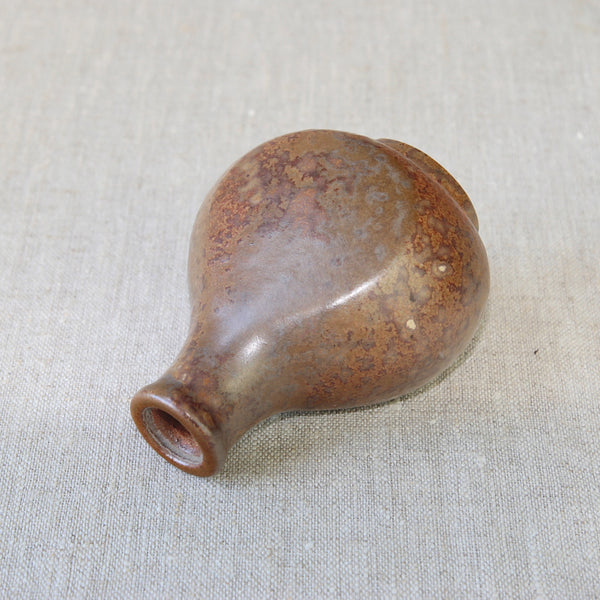 Bode Willumsen mid-century modern Danish ceramic 1937 bottle vase. Featuring an organic form in brown glaze.