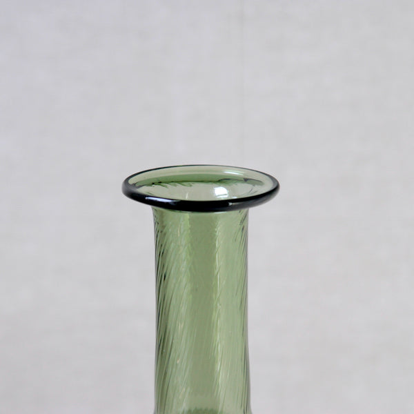 Scandinavian modernist vase Neptuna by Nanny Still for Riihimaki Glassworks, an elegant pale green with subtle texture.