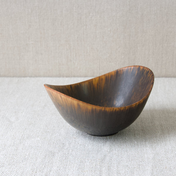 Nordic studio pottery bowl from Rörstrand, designed by Gunnar Nylund, 1950's, model name: ARO