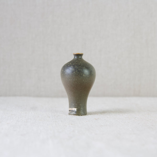 Annikki Hovisaari miniature green vase from Arabia, Finland, 1950's with original sticker