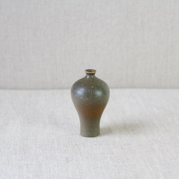 Miniature Scandinavian studio pottery vase from Arabia Finland, Annikki Hovisaari