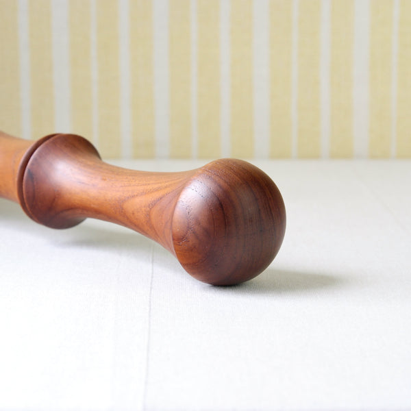 Rare early production Jens Quistgaard 893 pepper mill, a striking Scandinavian design crafted from teak.