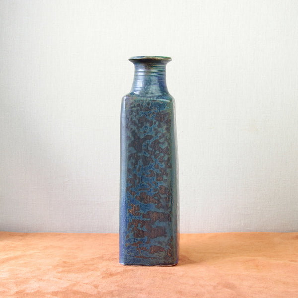 1960s Francesca Mascitti Lindh vase produced at Arabia Finland, featuring a tall rectangular body and cylindrical neck with a mackerel-inspired glaze.