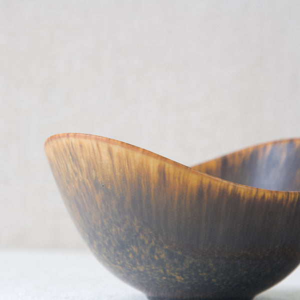 Detail of wonderful ochre yellow glaze, Gunnar Nylund ARO bowl.