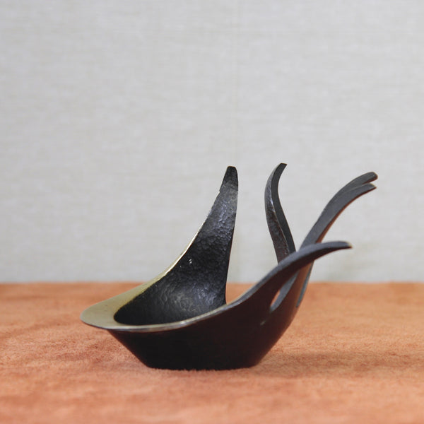 Modernist hand ashtray by Walter Bosse, Vienna