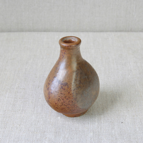 Unique Bode Willumsen ceramic bottle vase from 1937, created for King Christian X of Denmark. A rare and collectible pottery masterpiece.