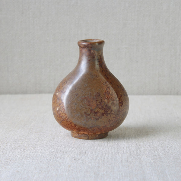 A Danish bottle-vase, handmade studio pottery by Bode Willumsen, 1937