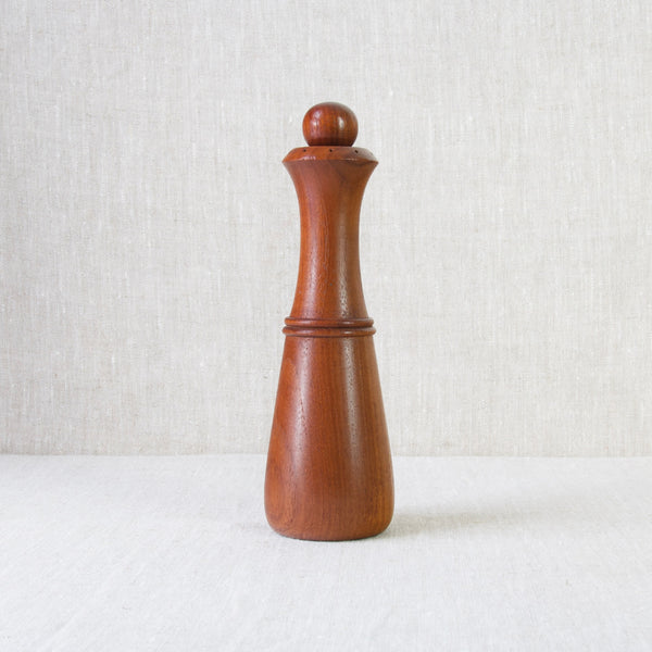 Jens Quistgaard Modernist teak pepper mill in the form of a chess bishop or carafe, Dansk Designs, Denmark, 1950's