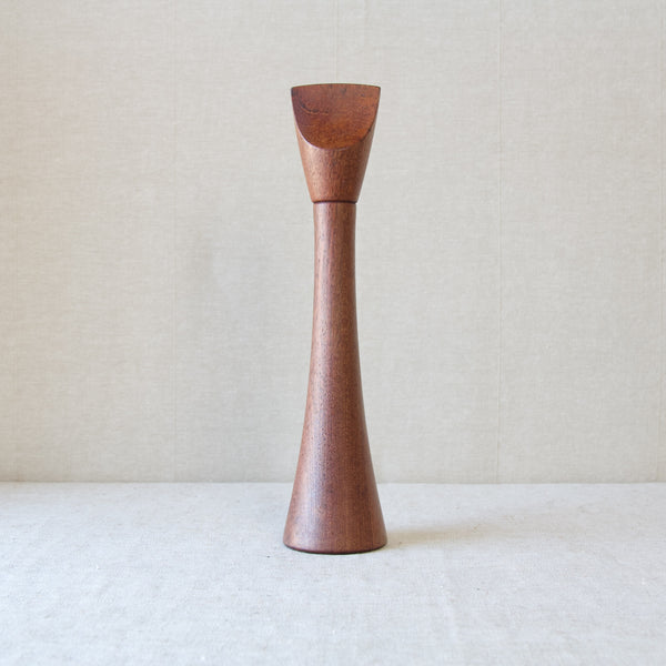 Profile image of an elegant tapering turned wood pepper mill by Jens Quistgaard. This MidCentury Modern design helped popularise Scandinavian organic Modernism in the USA in the 1950s.