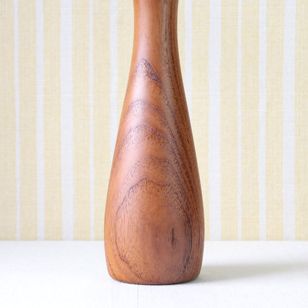 Rare Quistgaard teak pepper mill, model 893, an early Danish production piece for serious collectors.