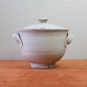 Early stoneware tureen with running oatmeal glaze by emmanuel cooper from the 1960s.