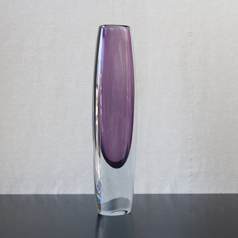 Gunnar Nylund strombergshyttan large b936 glass vase 1950's modernist Swedish design using the sommerso technique