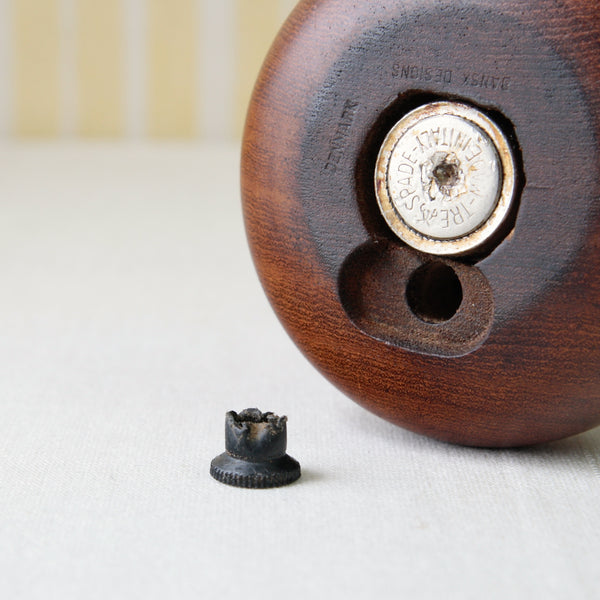 Jens Quistgaard mid-century teak pepper mill, Danish Dansk model 822, a rare and valuable addition a JHQ IHQ pepper mill collection.