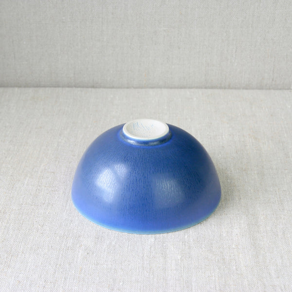 1950s Palshus bowl, Danish pottery, blue haresfur glaze, by Per & Annelise Linneman-Schmidt, highlighting mid-century Scandinavian ceramics.