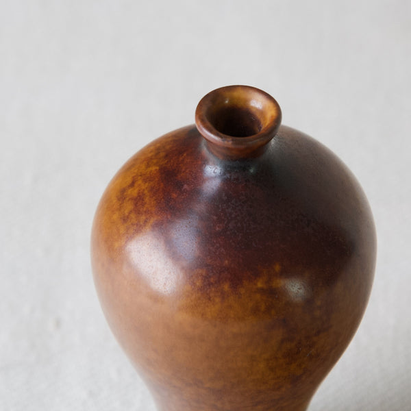 Annikki Hovisaari miniature vase, detail of brown glaze