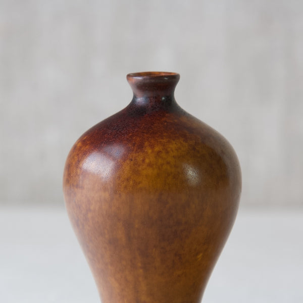 Annikki Hovisaari Miniature vase detail of plum shape