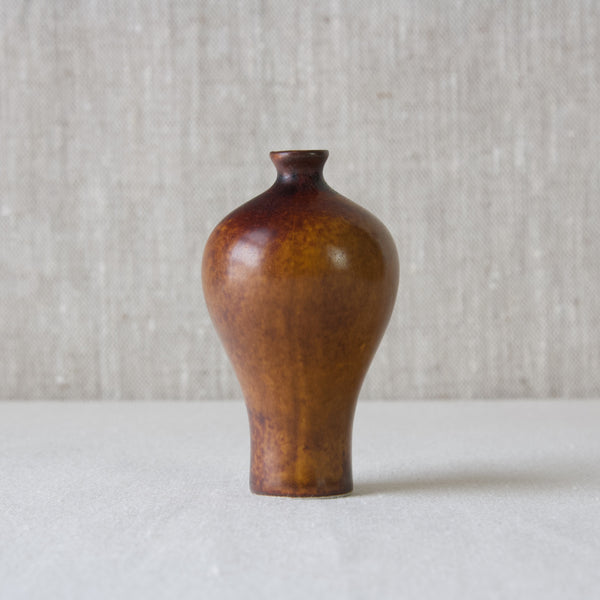 Arabia Finland handmade miniature vase designed by Annikki Hovisaari 1960s