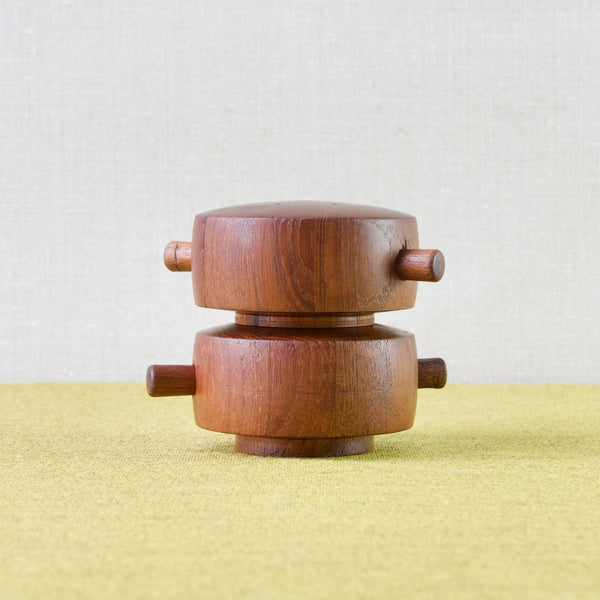 Mid Century Modern design by Jens Quistgaard, a staved teak Danish pepper mill in the form of a barrel or drum, model number 824