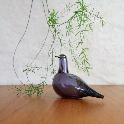 a collectable pink Oiva Toikka Bird from Nuutajarvi Notsjo, Finland