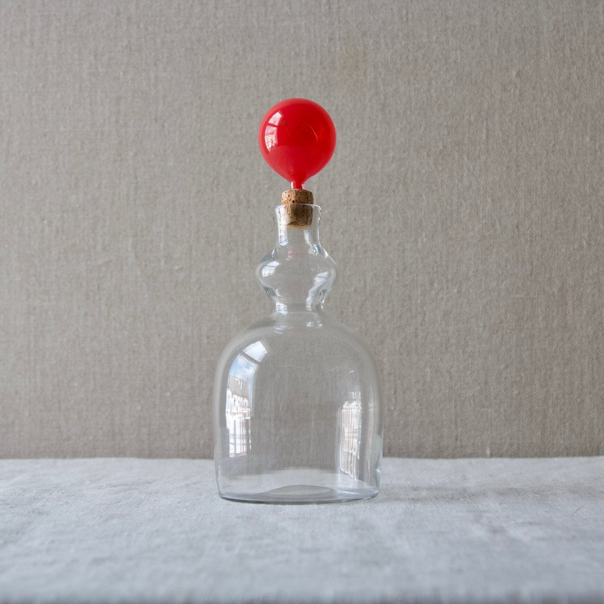 A rare Scandinavian glass Kaj Franck Nuutajarvi Notsjo decanter 503 with red stopper